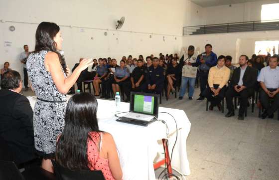Promueven la prevención, asistencia y erradicación de la violencia contra las mujeres en Tartagal