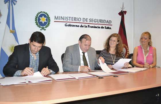 Provincia y la Nación firmaron convenios para fortalecer la seguridad vial