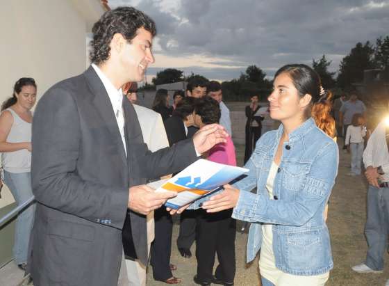 En La Merced, el gobernador Urtubey entregó viviendas e inauguró una red de agua potable