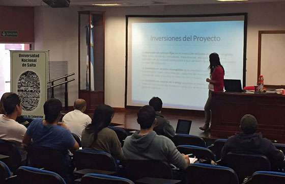 Se realizó con éxito el curso Modelo de negocios para becas TIC´s
