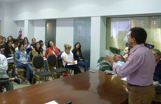 Equipos de salud y educación se capacitaron en problemáticas de la adolescencia
