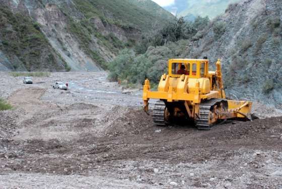 Vialidad Provincial acondiciona el camino alternativo a la ruta nacional 51 