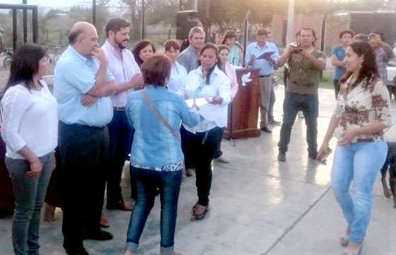 Familias de Cerrillos recibieron las escrituras de sus terrenos