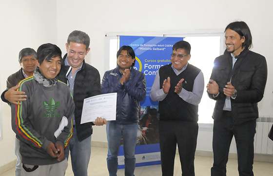Miembros de comunidades kollas culminaron la capacitación en mecánica de motos