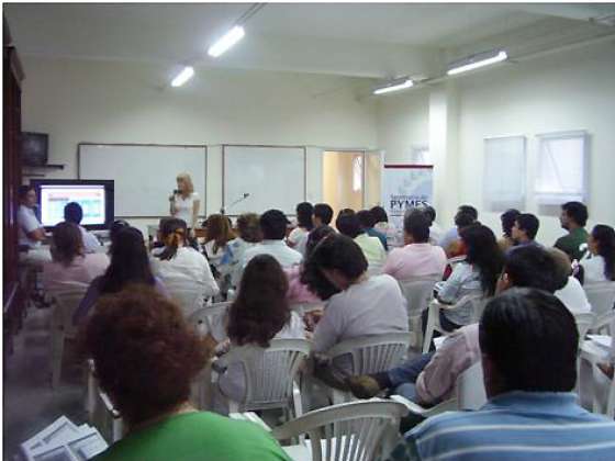 Capacitación para emprendedores turísticos en La Caldera