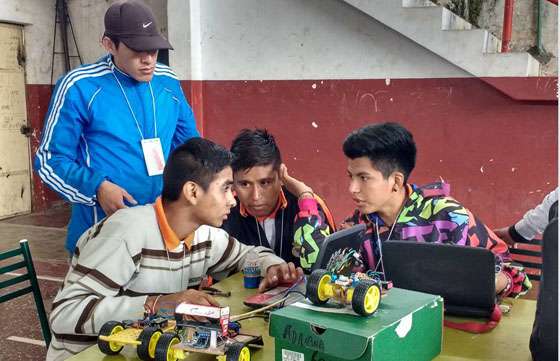 Con una competencia finalizó el 2° Encuentro provincial de Microbots y Autos solares 2016