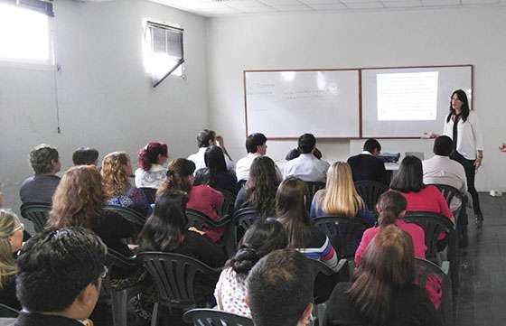 Capacitan a empleados de Rentas sobre entorno saludable en la Administración Pública