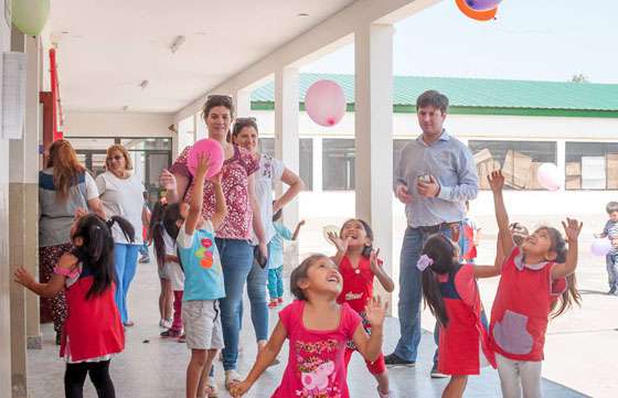 Funcionarios recorrieron escuelas donde abrirán Centros de Primera Infancia