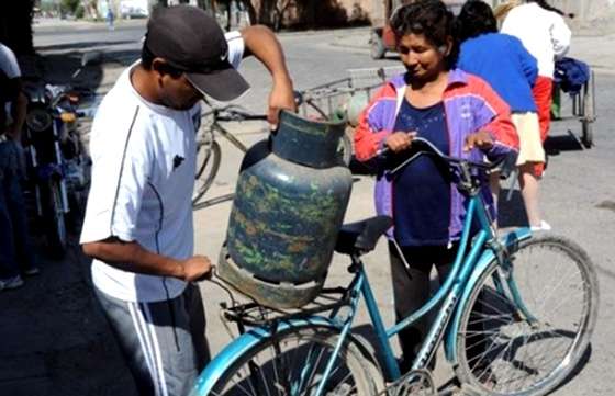 La distribución y venta de la garrafa social se retoma hoy en los barrios
