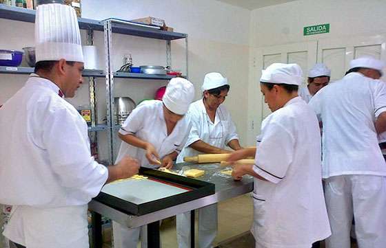 El ministro Costello entregará certificados a alumnos que finalizaron cursos de oficios
