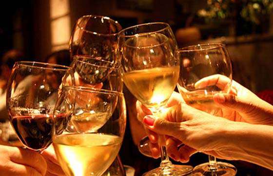 Salud recomienda el consumo responsable de alcohol durante las fiestas de fin de año