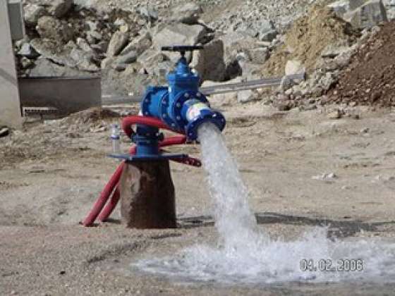  Licitaron obras para suministrar agua potable a escuelas y pequeñas comunidades 