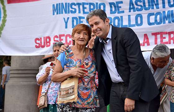 Más de 15 mil adultos mayores cuentan con la tarjeta social de descuento