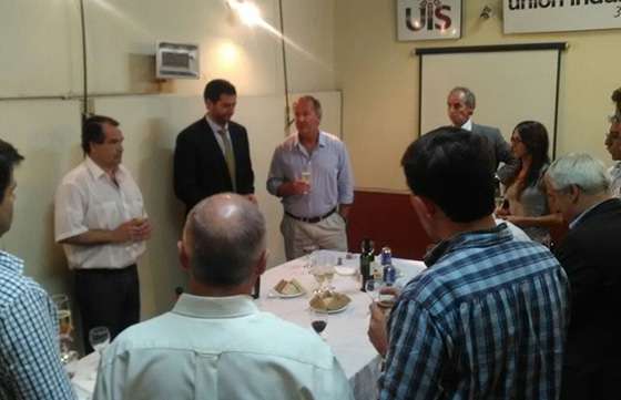 El ministro Montero compartió el brindis de fin de año con la Unión Industrial