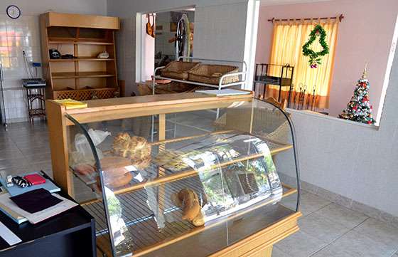 Durante diciembre venden panes de Navidad fabricados en el penal de villa Las Rosas