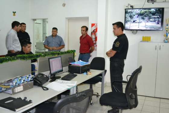 Oliver supervisó el Sistema de Emergencias 9-1-1 de Orán