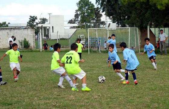 Comienzan las escuelas gratuitas de fútbol de verano