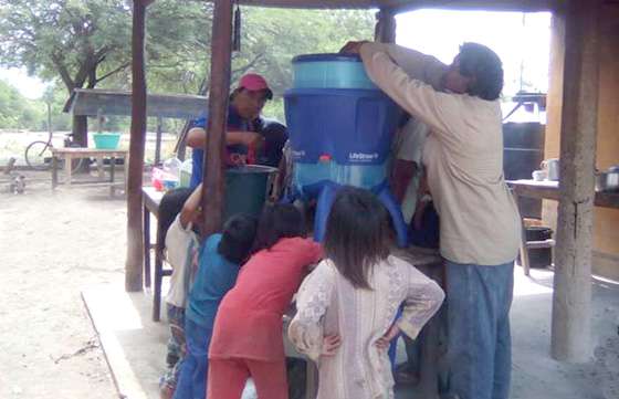 Entregaron filtros de agua a familias del paraje San Patricio