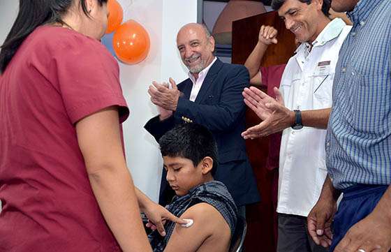 Comenzó la campaña de vacunación contra la meningitis