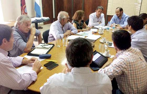 Coordinan acciones para optimizar el uso del agua en la provincia