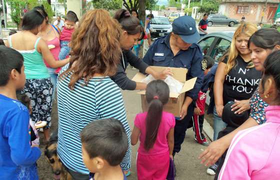 Organizaron un ropero comunitario en Villa Asunción