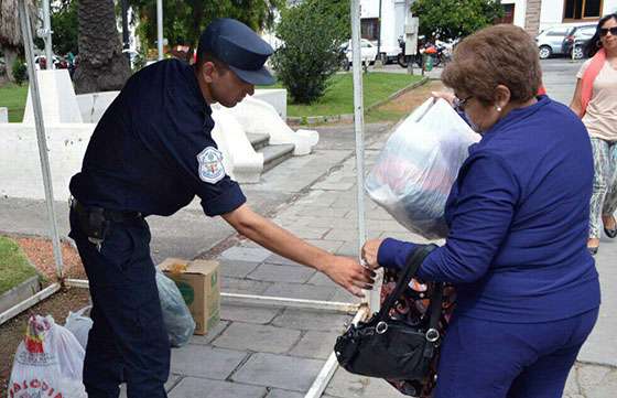 Seguridad colabora con las familias afectadas por el temporal en Jujuy