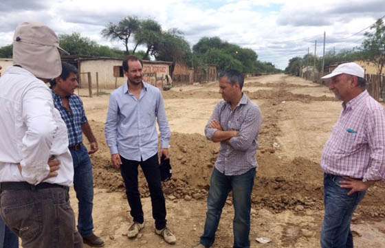 Realizan obras de infraestructura de agua y cloaca en Santa Victoria Este