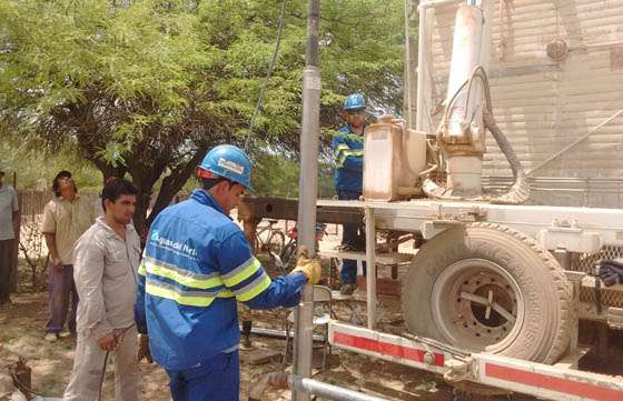 Aguas del Norte realiza trabajos para garantizar el abastecimiento de agua en zonas alejadas