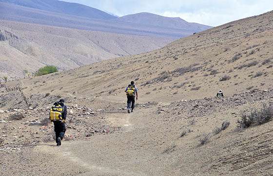 Operativo de traslado y asistencia a familias afectadas por el alud de Abra La Cruz