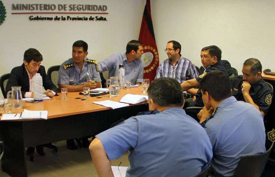Operativo policial con 10 detenidos y recuperación de elementos robados