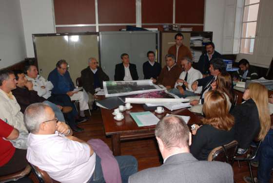 Funcionarios provinciales brindaron informe de Obras Públicas a la comisión de Diputados