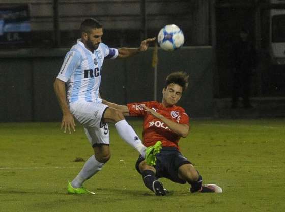 Racing goleó a Independiente por el Torneo de Verano y festejó en Salta
