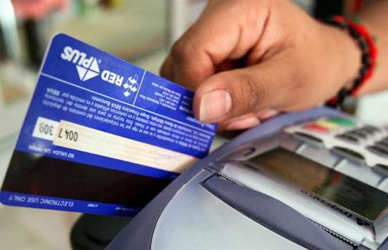A partir de hoy se deben exhibir precios de contado y financiados