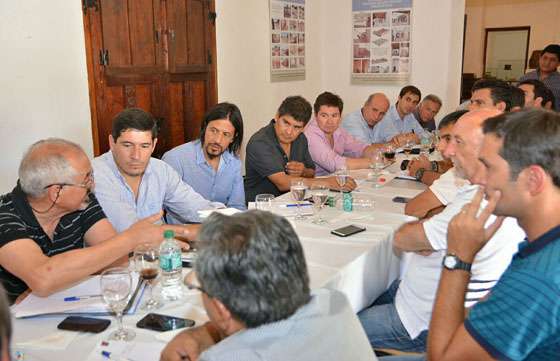 Reunión del Gabinete de Ministros en Campo Santo