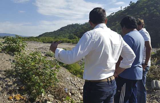 Realizaron limpieza en un canal del barrio Juan Manuel Rosas por pedido de los vecinos
