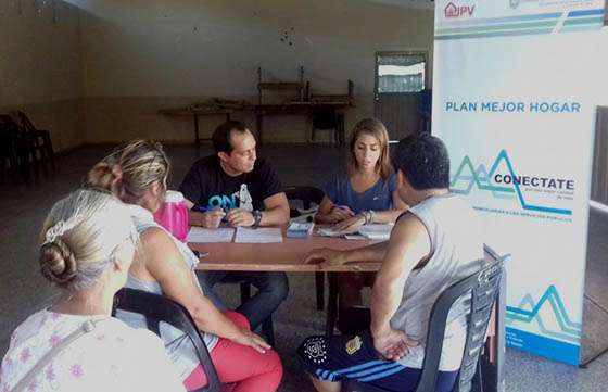 Asesoran sobre el plan Conectate en el barrio La Unión