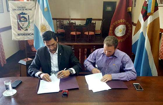 Los 60 municipios firmaron convenios de acceso a la tierra y regularización dominial
