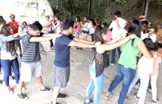 Actividades preventivas con adolescentes y adultos de una colonia de vacaciones