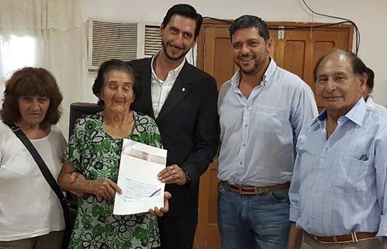 Familias de General Mosconi recibieron las escrituras de sus terrenos
