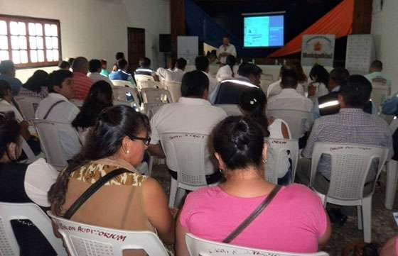 Operadores y evaluadores del Sistema Nacional de Emisión de Licencias de Conducir  se rematricularon