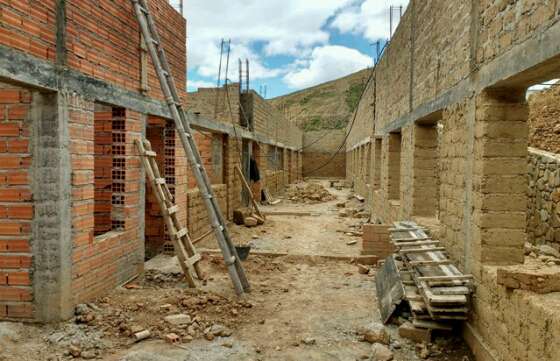 El Gobierno construye un nuevo edificio escolar con albergue en Abra de Mecoyita