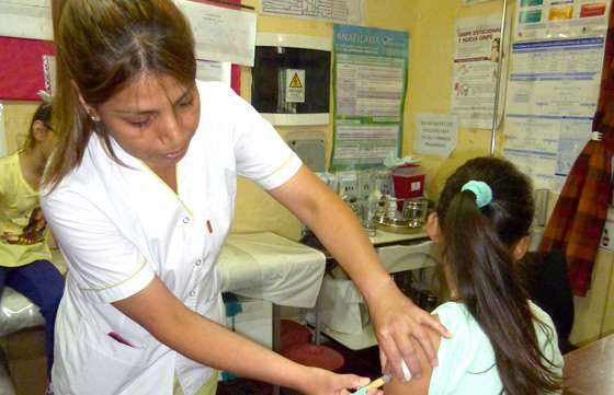 Es obligatoria la vacuna contra el VPH para niñas y varones de once años