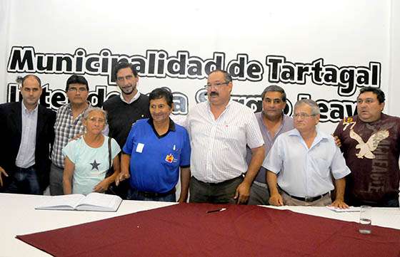 Más de 170 familias de Tartagal firmaron las escrituras de sus terrenos