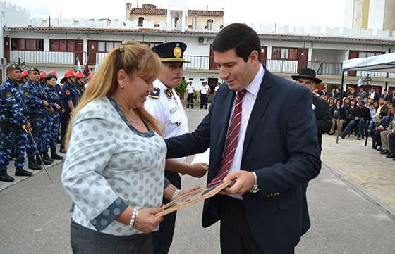 El Ministerio de Seguridad reconoció a policías destacados durante 2016