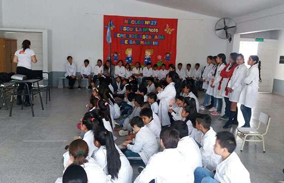 Más de 350 alumnos de escuelas capitalinas fueron capacitados sobre el buen uso del 9-1-1