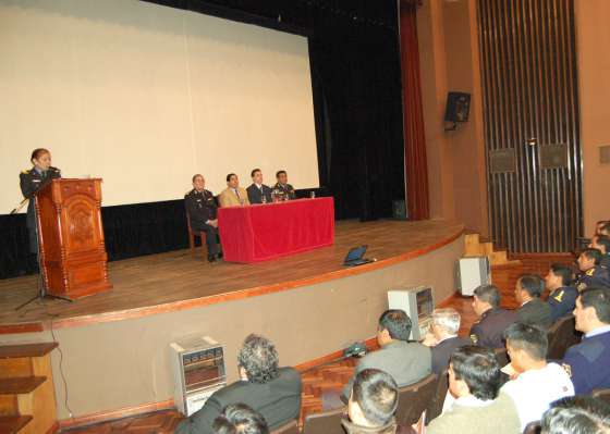 Curso sobre delitos económicos y tecnológicos para las fuerzas policiales