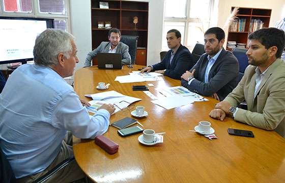 Montero se reunió con empresarios interesados en invertir en energías renovables