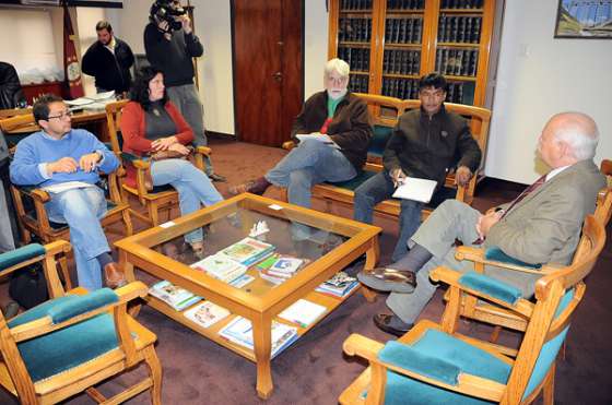 El ministro van Cauwlaert recibió a miembros del programa Camino del Inca