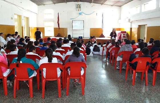 Los estudiantes secundarios se informaron sobre el buen uso de las llamadas al 9-1-1