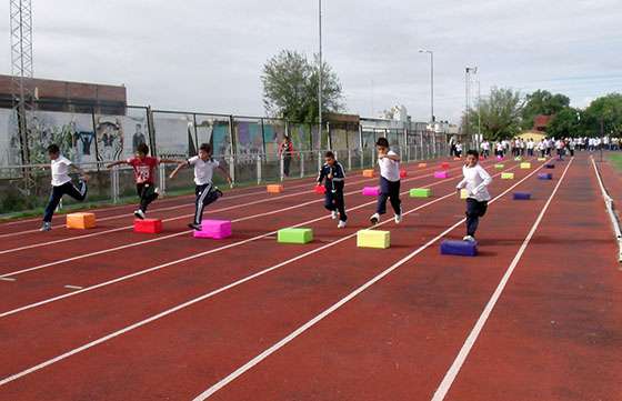 Más de 1.500 alumnos participaron en el 1º Encuentro Formativo-Recreativo de Atletismo